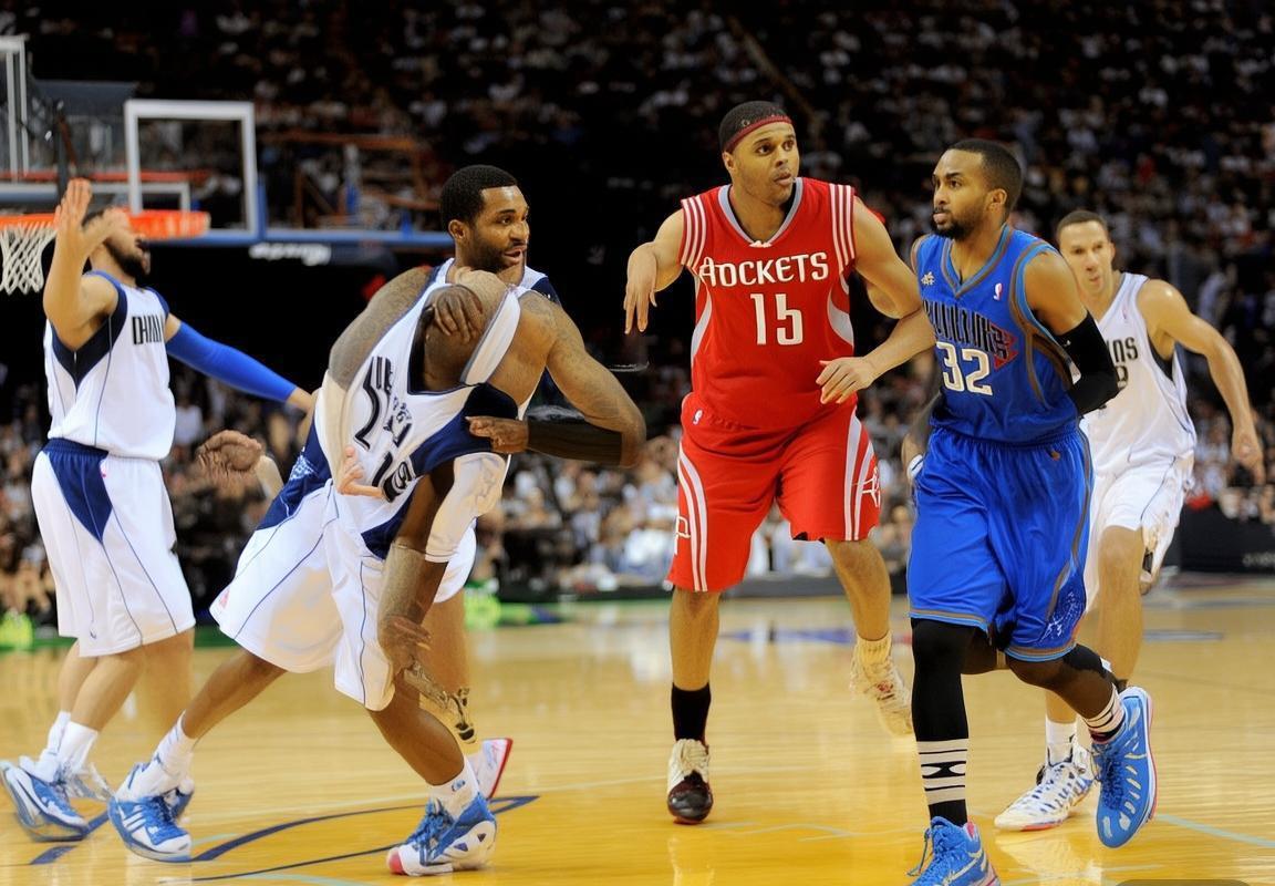 2010NBA季前赛：小牛对火箭巅峰对决回顾与战术解析(图2)